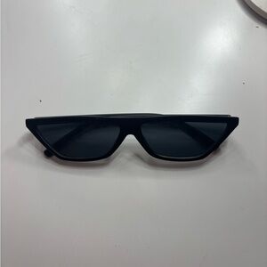 Stylish Black Cat-Eye Sunglasses